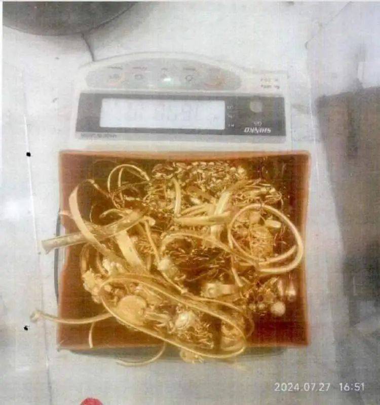 小树林里接头,一天背走2000多万元黄金!上海两人被判刑