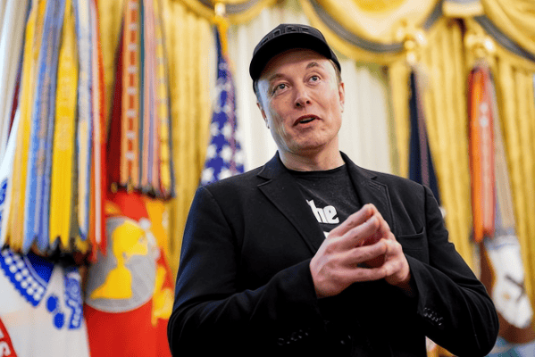 手握400万“大军”，马斯克要扶新总统上位？特朗普的好日子到头了