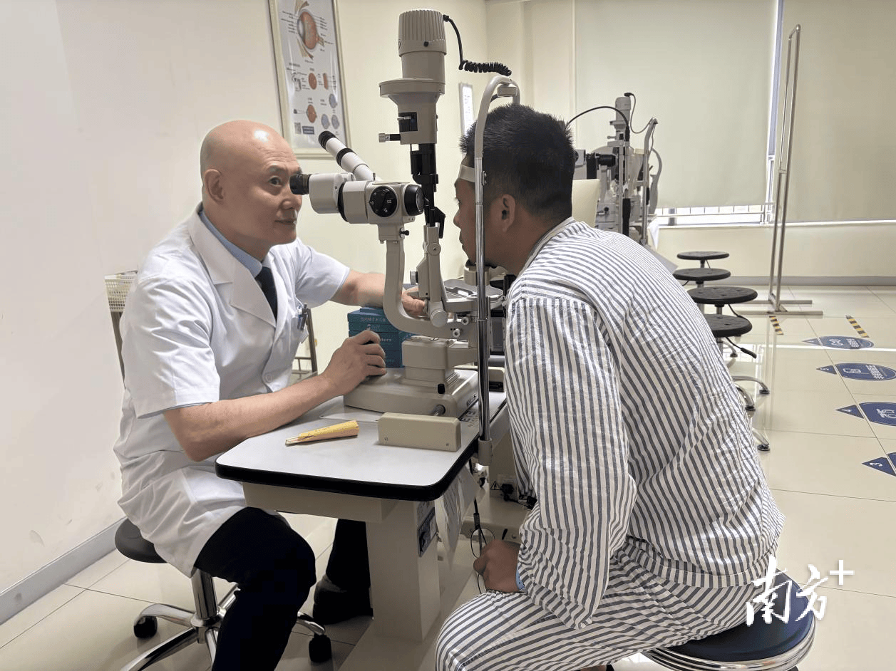 长期滥用激素，让中山年轻小伙患上“白内障”