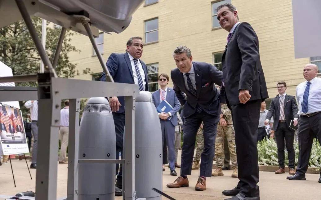 一架仅需4万美元！美国版“小摩托”巡飞弹亮相，中国能防住吗？