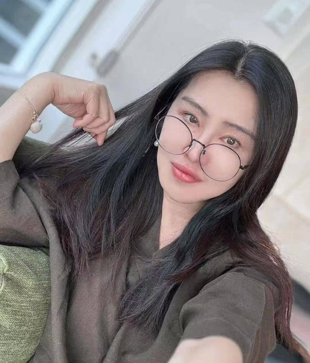 从“白幼瘦”到“气血感”,审美标准终于“健康”了?