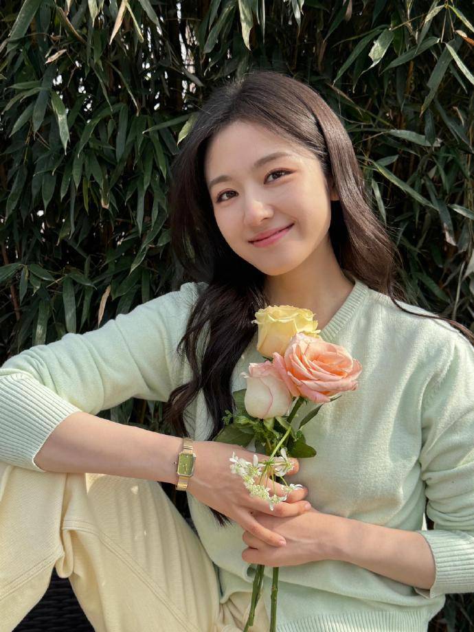 从“白幼瘦”到“气血感”,审美标准终于“健康”了?