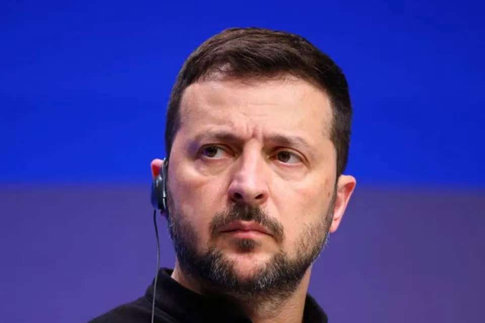 泽连斯基彻底不装了？当着全世界的面，不许中国派兵驻乌？消息一出，27国迅速选边站