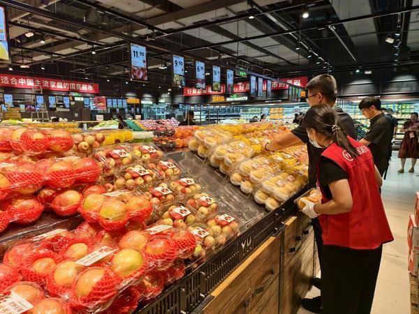 永辉超市北京鲁谷店焕新 超80%商品与胖东来对标