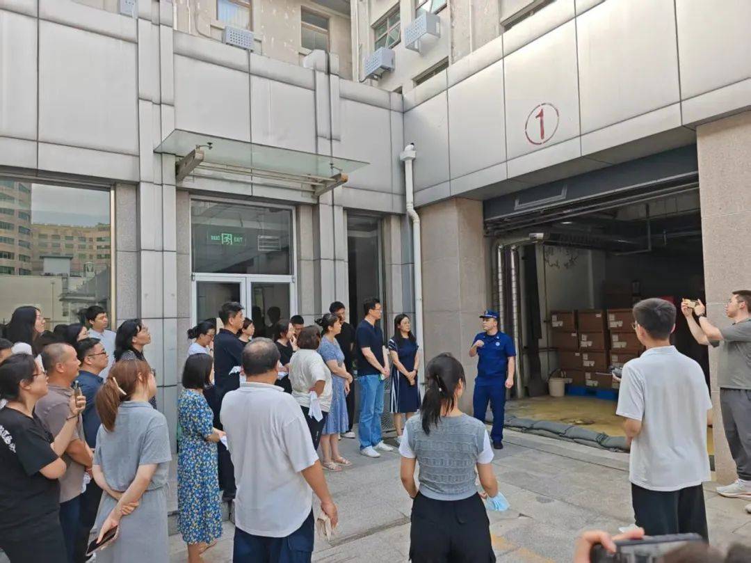 从“讲”到“练”全覆盖 东城消防蓝朋友定制化培训守护辖区平安