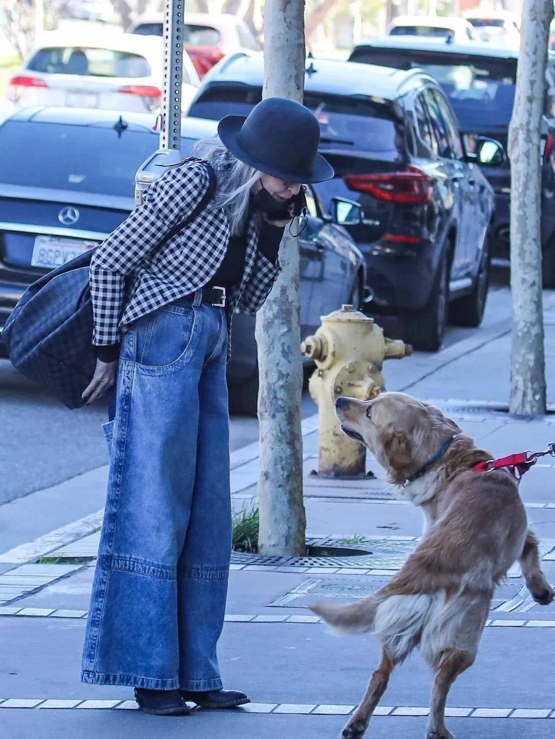 79岁奥斯卡影后离世，她是男神收割机，松弛中性风穿搭鼻祖