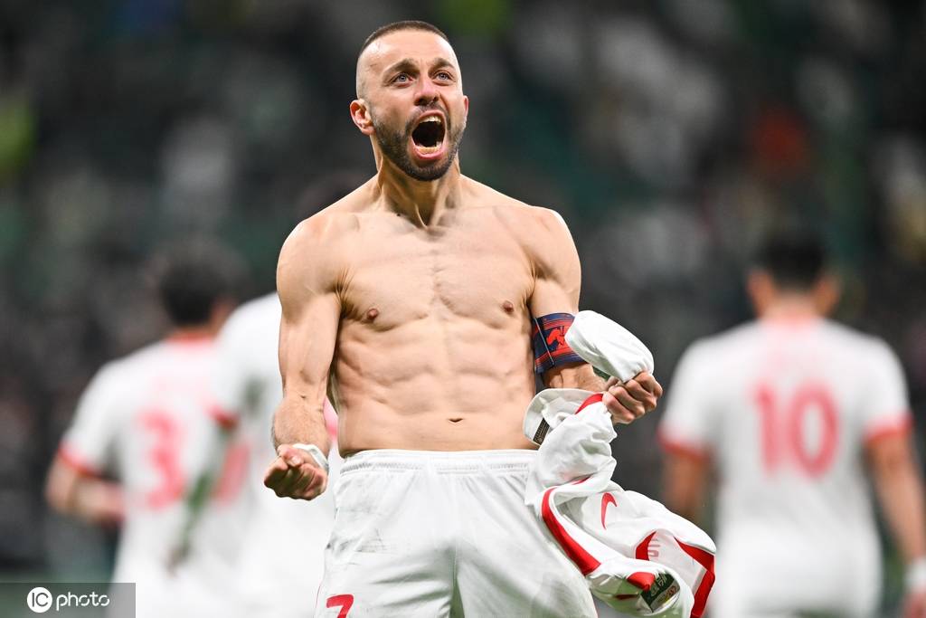 逃离降级区！中超-萨里奇戴帽 海牛4-2逆转送国安两连败