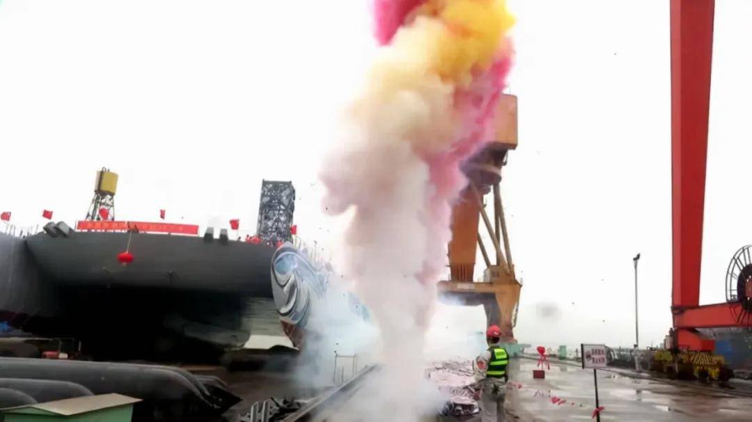 官泄！国产某无人机航母已悄悄服役！中国航母数量已不可查？